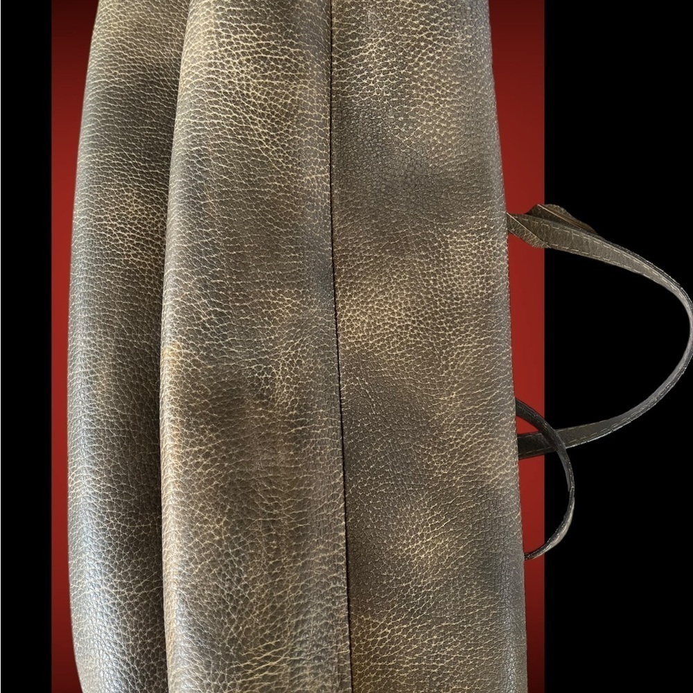 Distressed Bamboo Gucci Tote - Picture 2 of 12